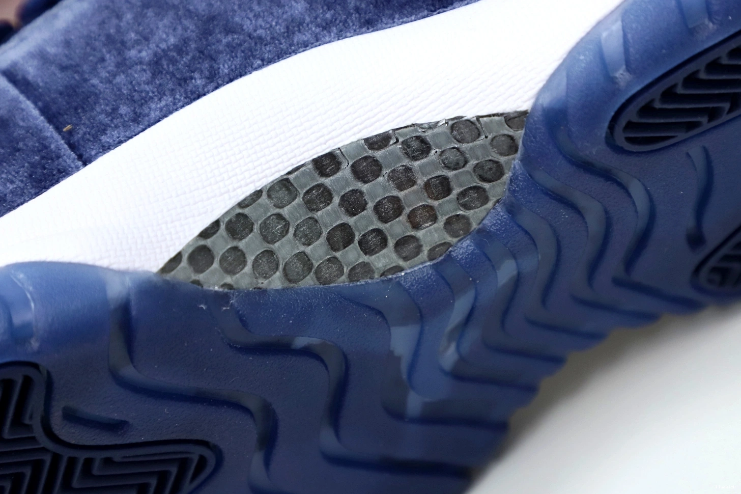 NAVY AIR MIDNIGHT 11 RETRO JORDAN 1022